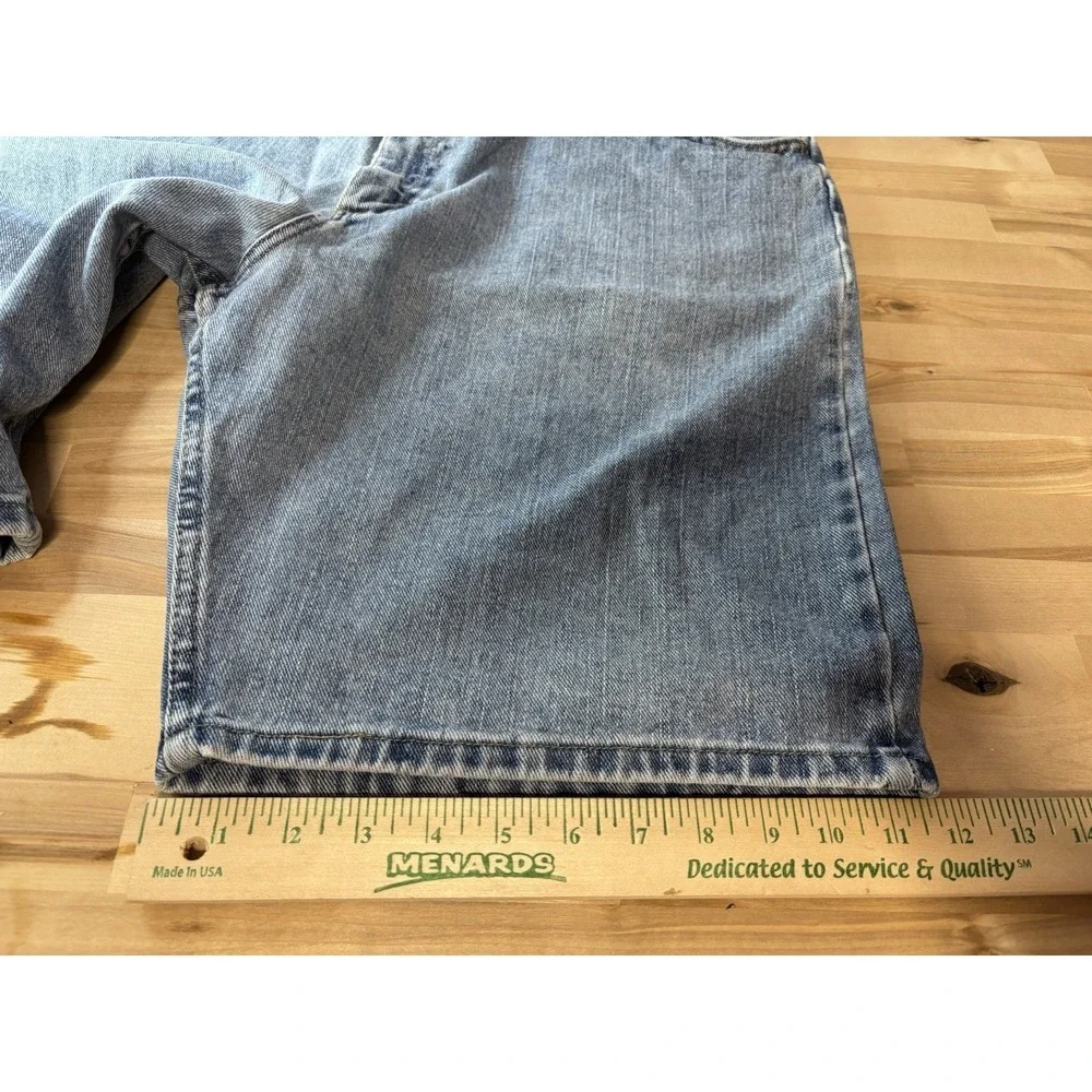 Men's Wrangler 38 Relaxed Fit Denim Bermuda Shorts Blue Medium Wash